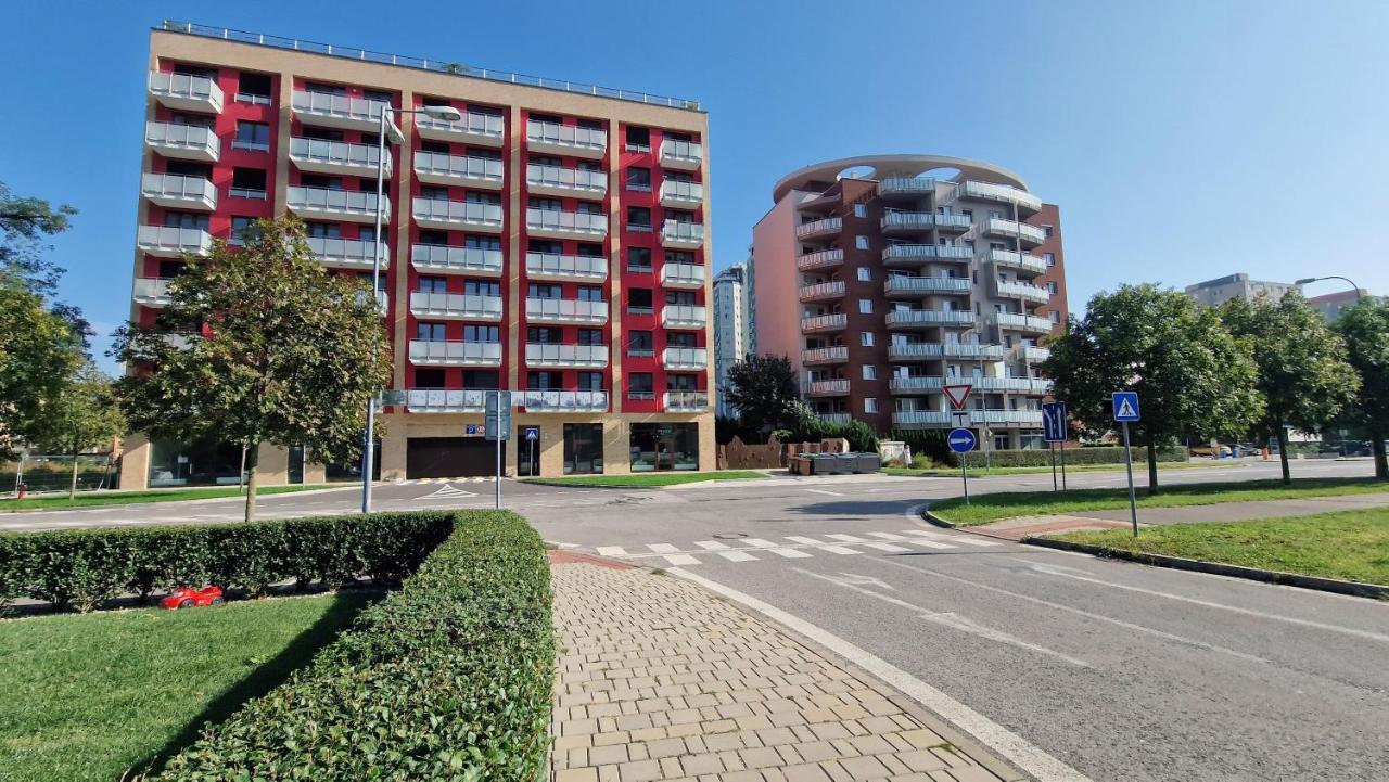 Luxo 2 Room Apartments By Bratislavatrip Dış mekan fotoğraf