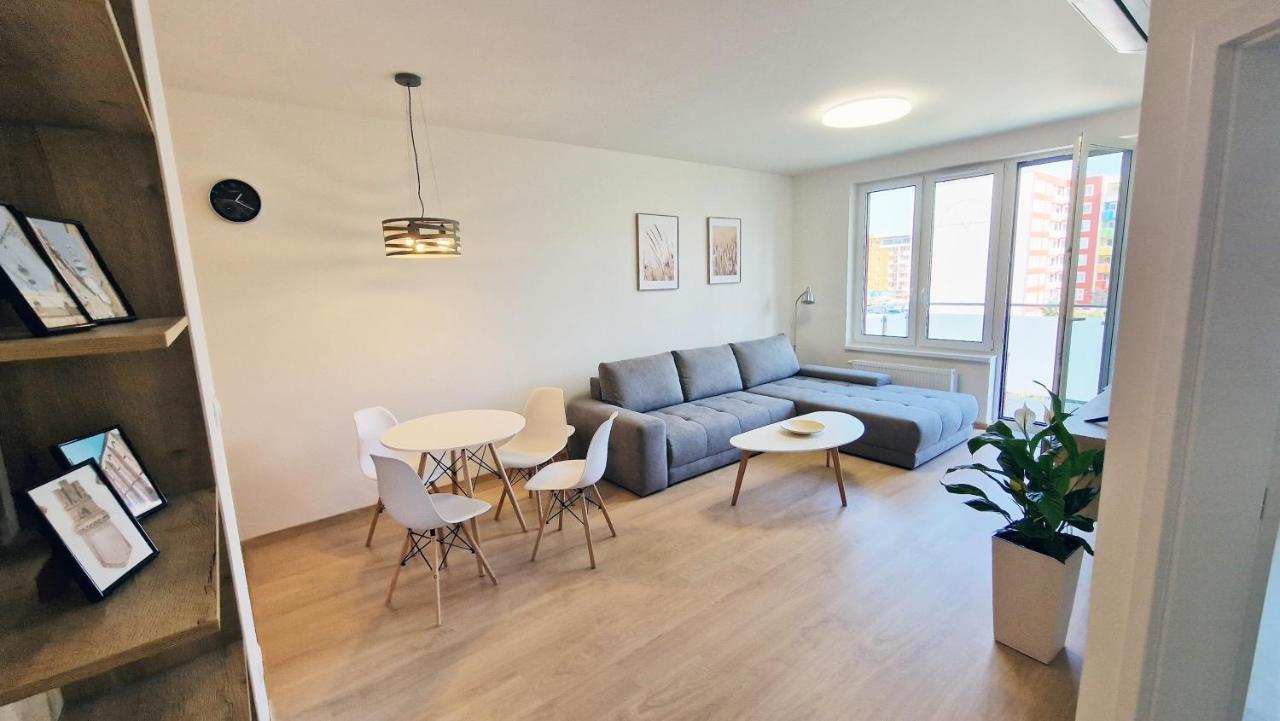 Luxo 2 Room Apartments By Bratislavatrip Dış mekan fotoğraf
