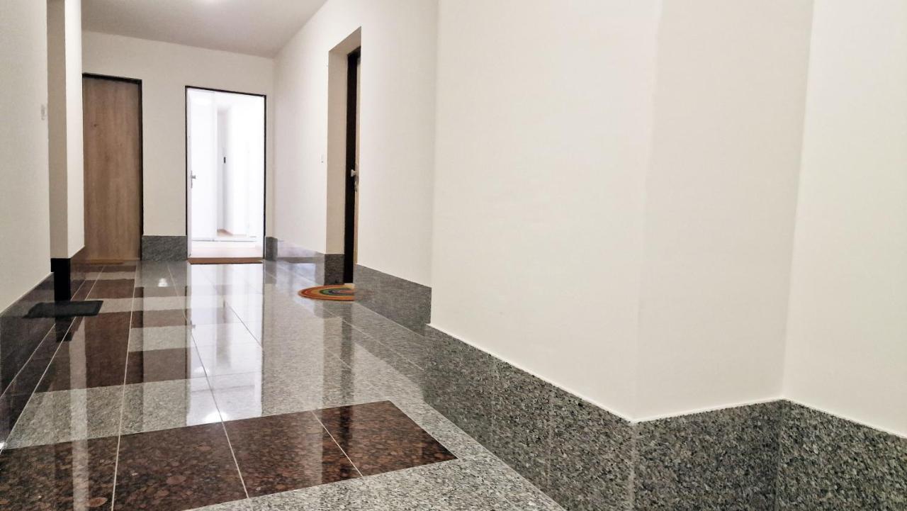 Luxo 2 Room Apartments By Bratislavatrip Dış mekan fotoğraf